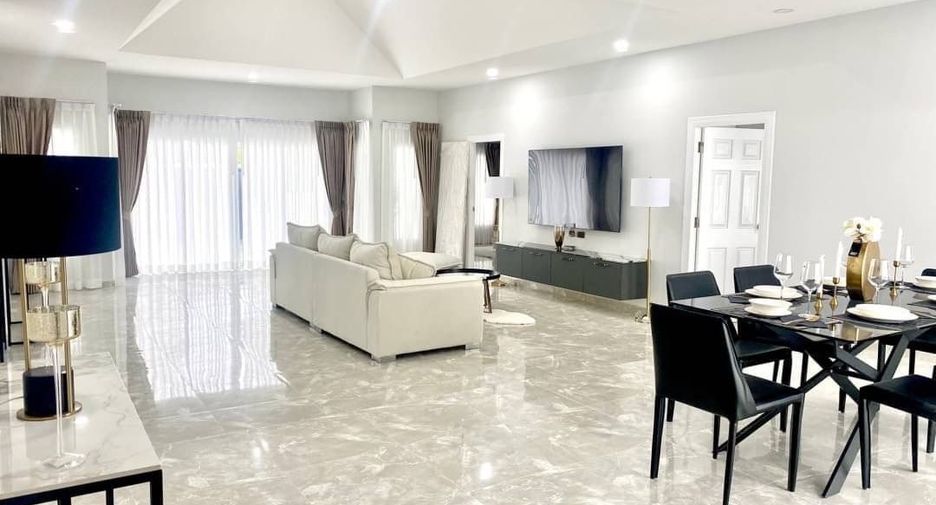Villa en venta de 4 habitaciones en Bang Lamung, Chonburi
