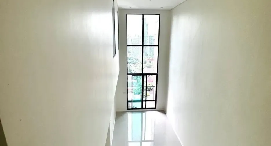 For sale 2 bedrooms condo in Watthana, Bangkok