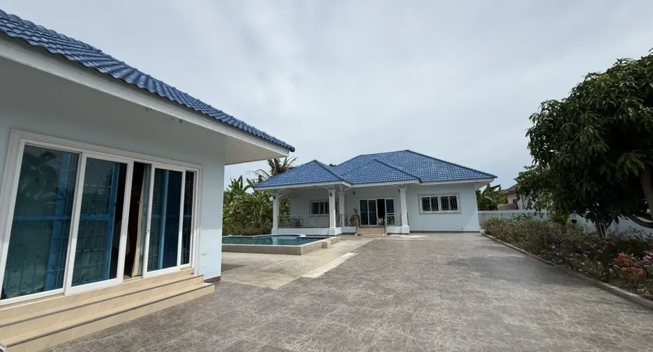 For sale 4 bedrooms house in Hua Hin, Prachuap Khiri Khan