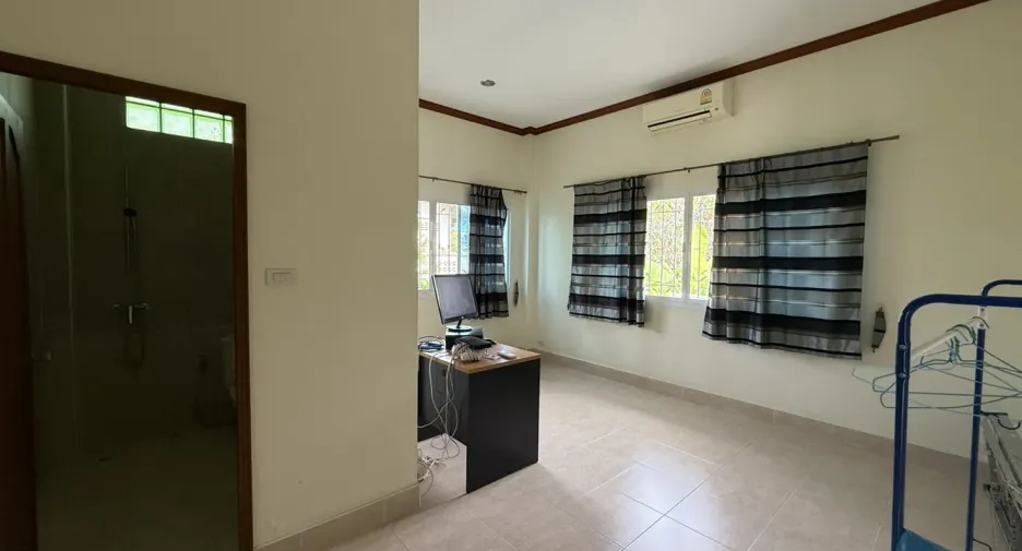 For sale 4 bedrooms house in Hua Hin, Prachuap Khiri Khan