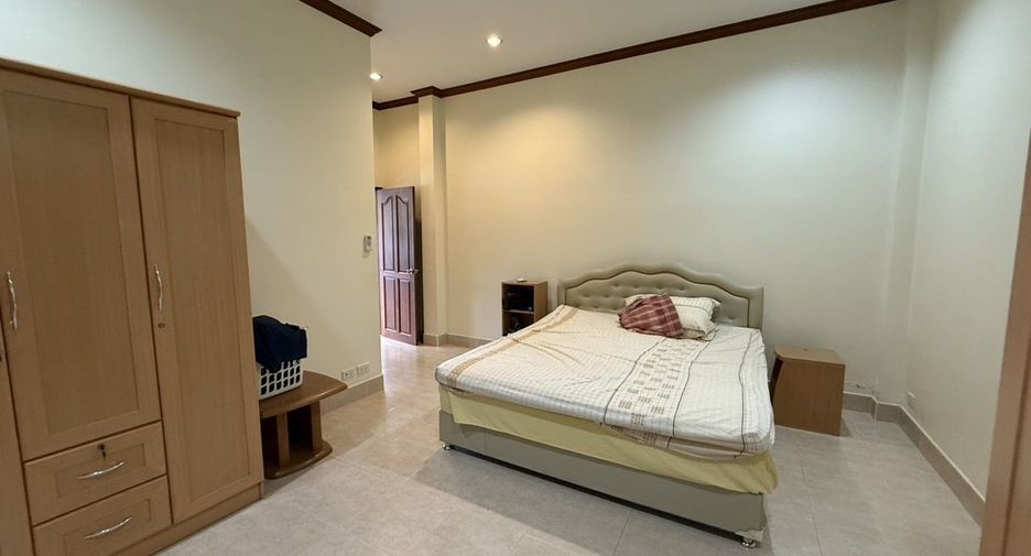 For sale 4 bedrooms house in Hua Hin, Prachuap Khiri Khan