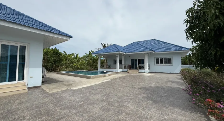 For sale 4 bedrooms house in Hua Hin, Prachuap Khiri Khan