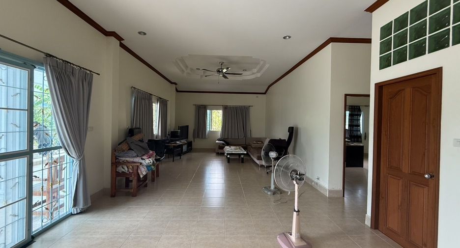 For sale 4 bedrooms house in Hua Hin, Prachuap Khiri Khan