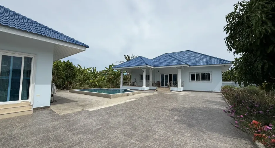 For sale 4 bedrooms house in Hua Hin, Prachuap Khiri Khan