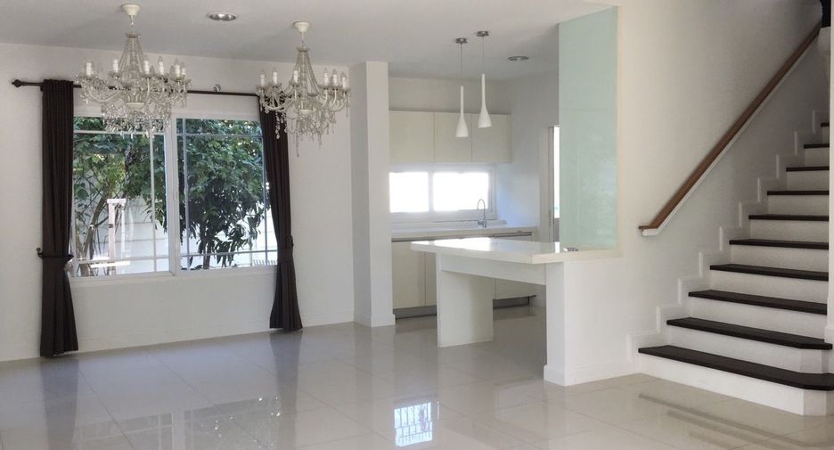 For sale 4 bedrooms house in Mueang Chiang Mai, Chiang Mai