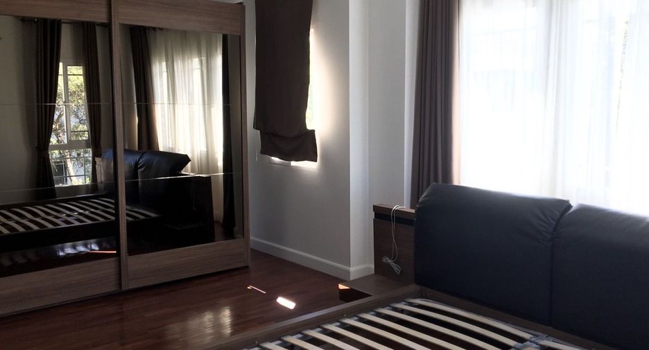 For sale 4 bedrooms house in Mueang Chiang Mai, Chiang Mai