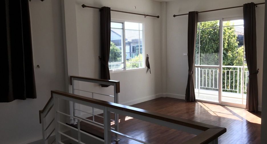 For sale 4 bedrooms house in Mueang Chiang Mai, Chiang Mai