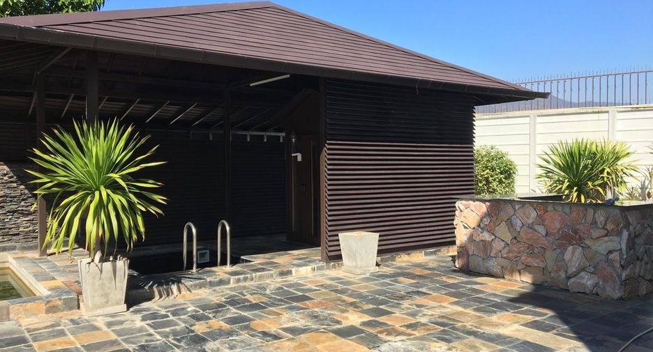 For sale 4 bedrooms house in Mueang Chiang Mai, Chiang Mai