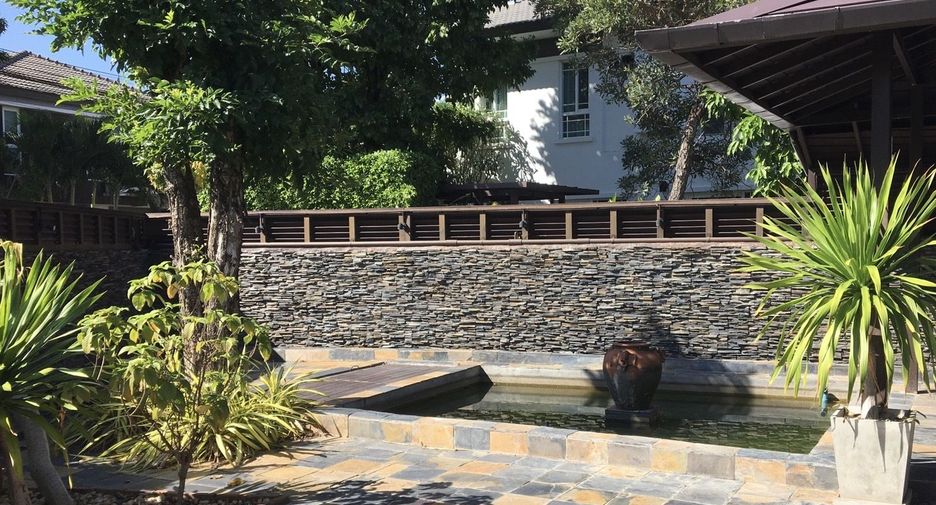 For sale 4 bedrooms house in Mueang Chiang Mai, Chiang Mai