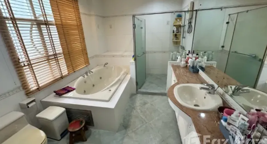 À vendre 6 chambres maison à Don Mueang, Bangkok