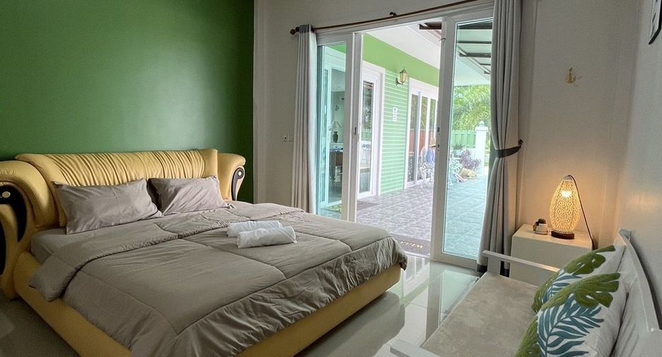 For rent 5 bedrooms villa in Hua Hin, Prachuap Khiri Khan