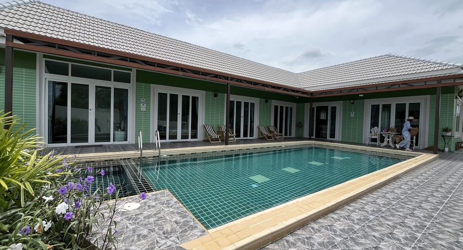 For rent 5 bedrooms villa in Hua Hin, Prachuap Khiri Khan