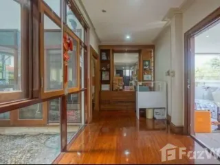For sale and for rent 4 bedrooms house in Taling Chan, Bangkok