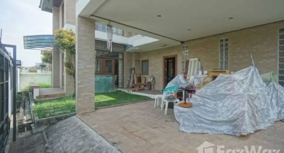 For sale and for rent 4 bedrooms house in Taling Chan, Bangkok