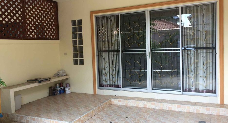 For sale 3 bedrooms townhouse in Bang Lamung, Chonburi