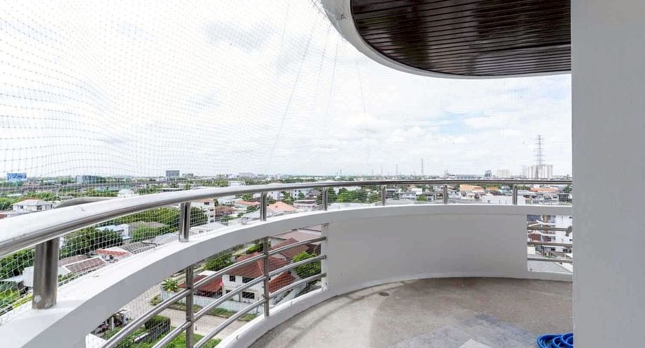 À vendre 3 chambres condo à Suan Luang, Bangkok