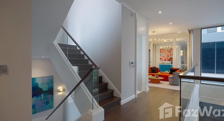 For sale 4 bedrooms house in Bang Kapi, Bangkok