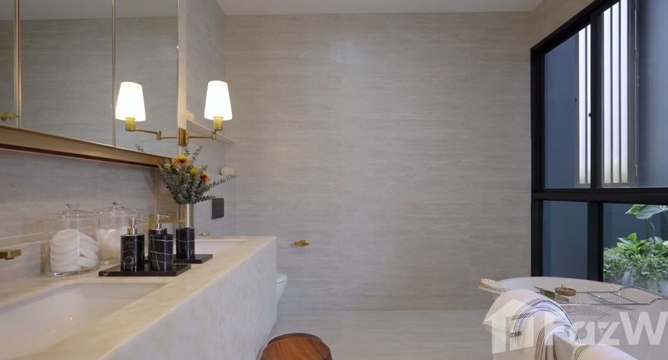 For sale 4 bedrooms house in Bang Kapi, Bangkok