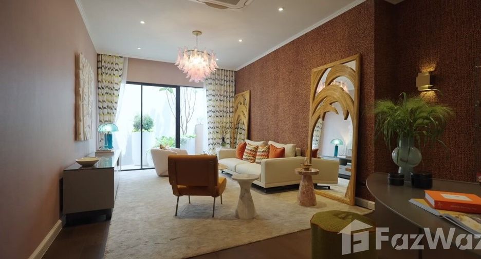 For sale 4 bedrooms house in Bang Kapi, Bangkok