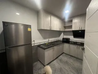 Casa adosada en alquiler de 3 habitaciones en Bang Lamung, Chonburi