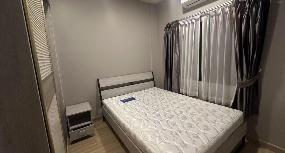 Casa adosada en alquiler de 3 habitaciones en Bang Lamung, Chonburi