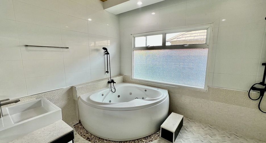 Haus zum Kauf und zur Miete mit 4 Zimmer in Bang Lamung, Chonburi