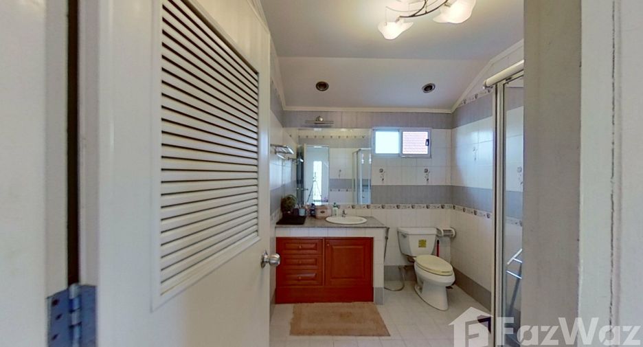 Casa en venta de 3 habitaciones en San Kamphaeng, Chiang Mai