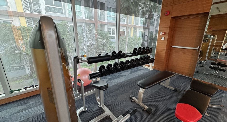 For sale 1 bed condo in Thon Buri, Bangkok