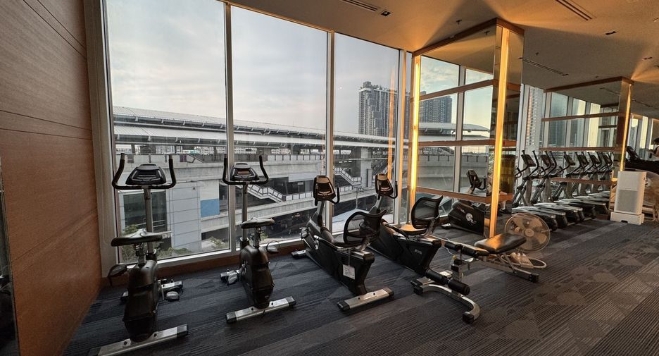 For sale 1 bed condo in Thon Buri, Bangkok