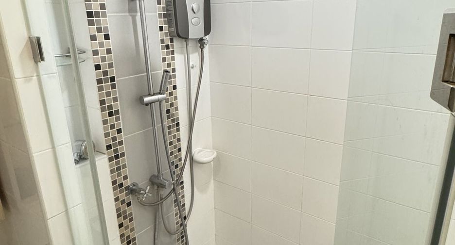 For sale 1 bed condo in Thon Buri, Bangkok