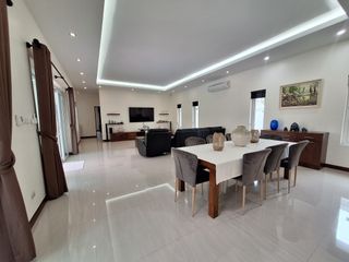 Villa en venta y en alquiler de 3 habitaciones en Cha Am, Phetchaburi