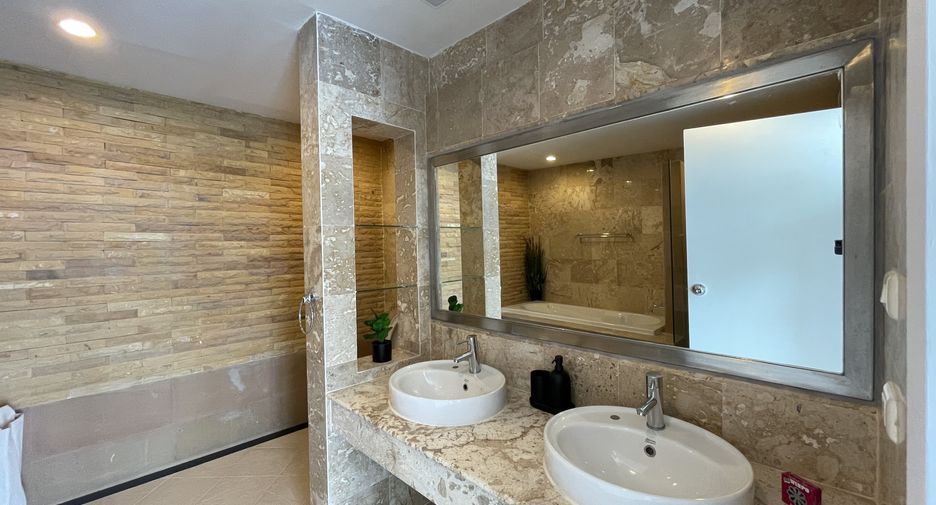 For rent 3 bedrooms condo in Mueang Phuket, Phuket