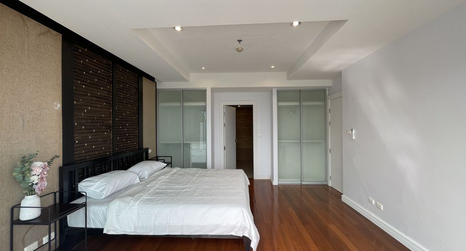 For rent 3 bedrooms condo in Mueang Phuket, Phuket