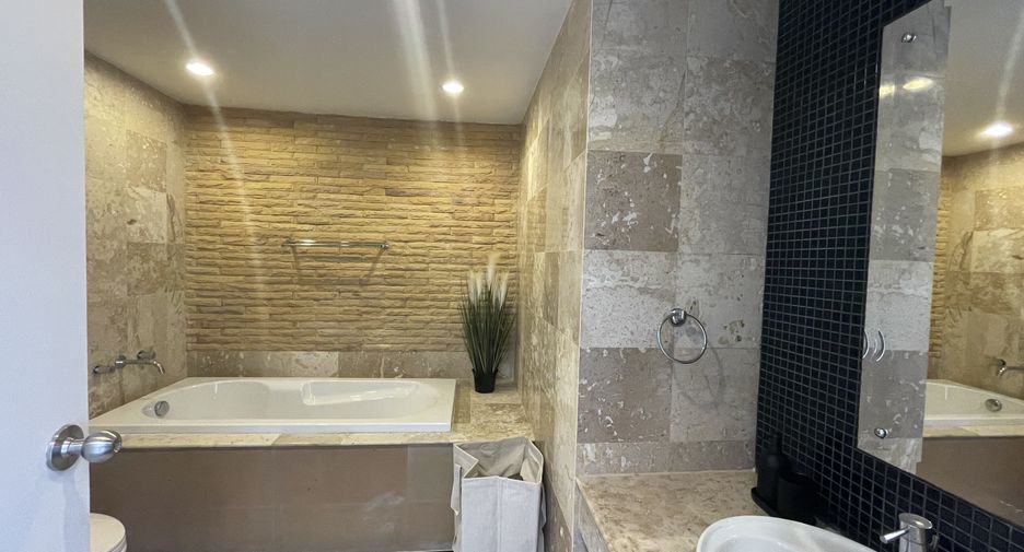 For rent 3 bedrooms condo in Mueang Phuket, Phuket