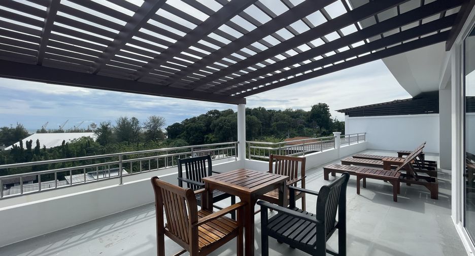 For rent 3 bedrooms condo in Mueang Phuket, Phuket