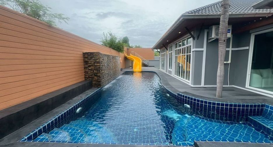 Villa en alquiler de 4 habitaciones en Jomtien, Pattaya
