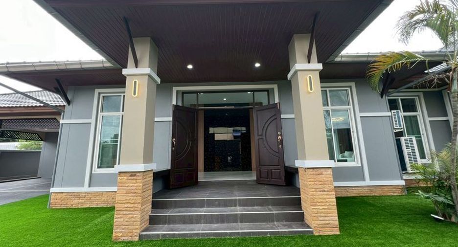 Villa en alquiler de 4 habitaciones en Jomtien, Pattaya