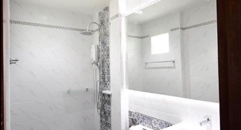 For sale 3 bedrooms house in Saraphi, Chiang Mai