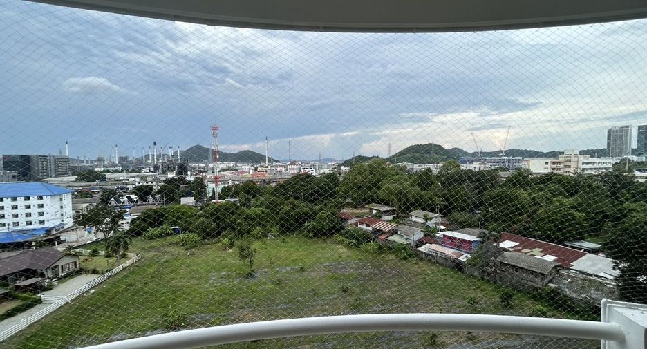 For sale 1 bed condo in Si Racha, Chonburi