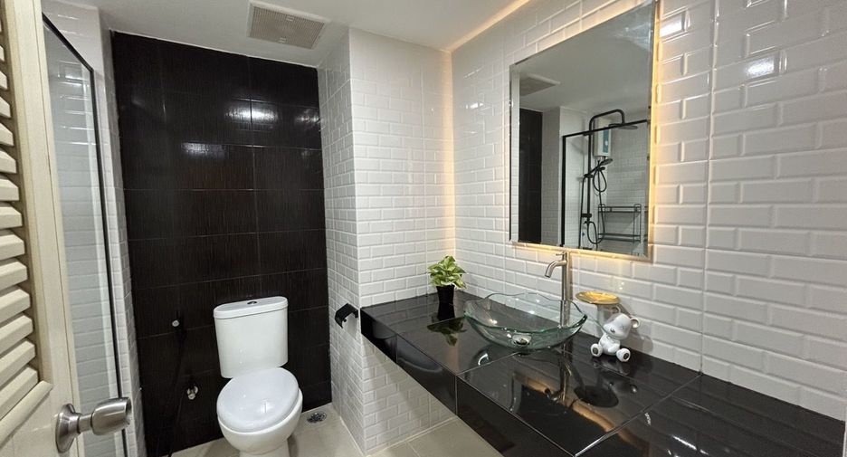 For sale 1 bed condo in Si Racha, Chonburi