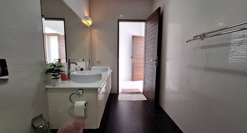 For rent 3 bedrooms villa in Hua Hin, Prachuap Khiri Khan