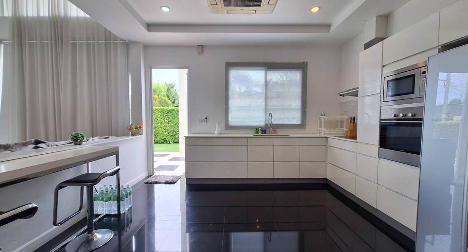 For rent 3 bedrooms villa in Hua Hin, Prachuap Khiri Khan