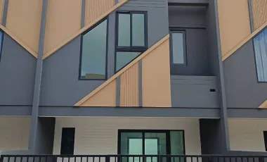 Casa adosada en venta y en alquiler de 3 habitaciones en Bang Pa-in, Phra Nakhon Si Ayutthaya