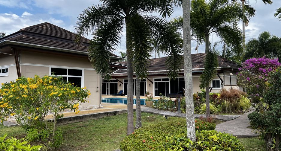 For rent 4 ベッドルーム villa in Mueang Phuket, Phuket