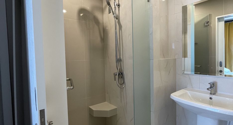For sale 1 bed condo in Bang Phli, Samut Prakan