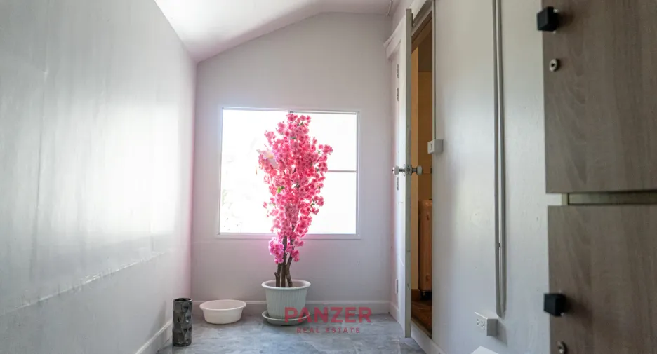 Haus zum Kauf mit 4 Zimmer in Nong Khaem, Bangkok