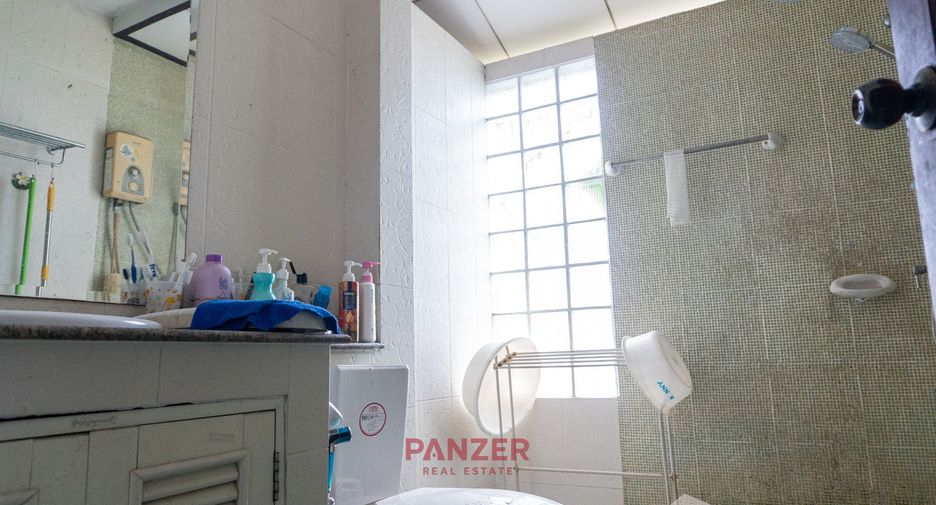 Haus zum Kauf mit 4 Zimmer in Nong Khaem, Bangkok