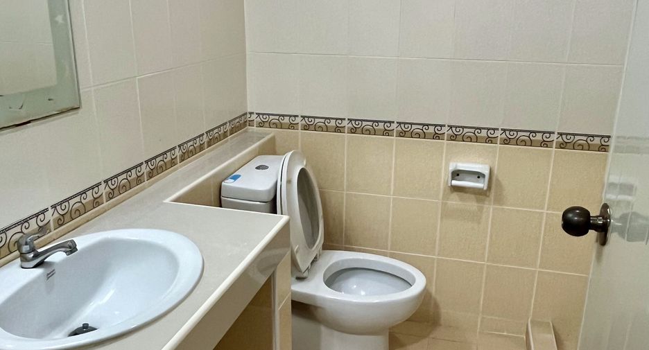 For rent 2 bedrooms condo in Si Racha, Chonburi