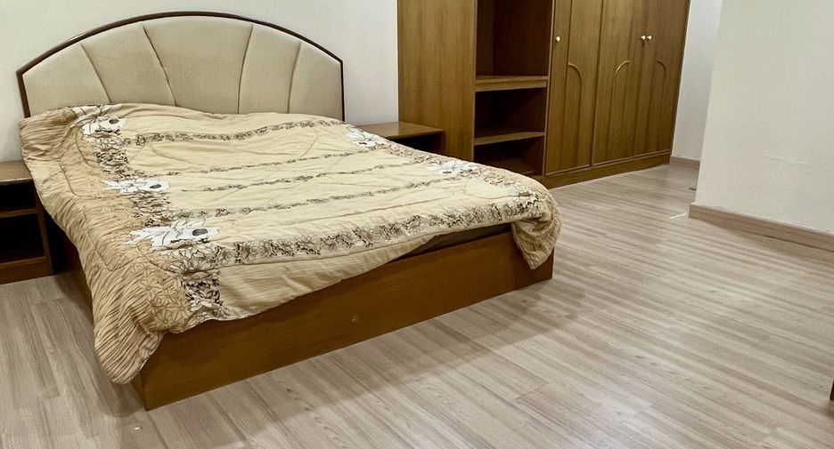 For rent 2 bedrooms condo in Si Racha, Chonburi