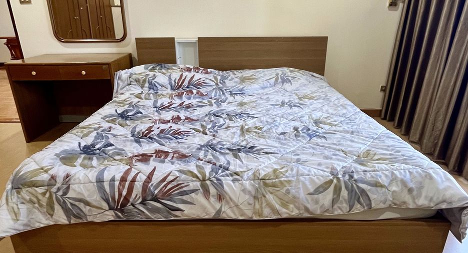 For rent 2 bedrooms condo in Si Racha, Chonburi